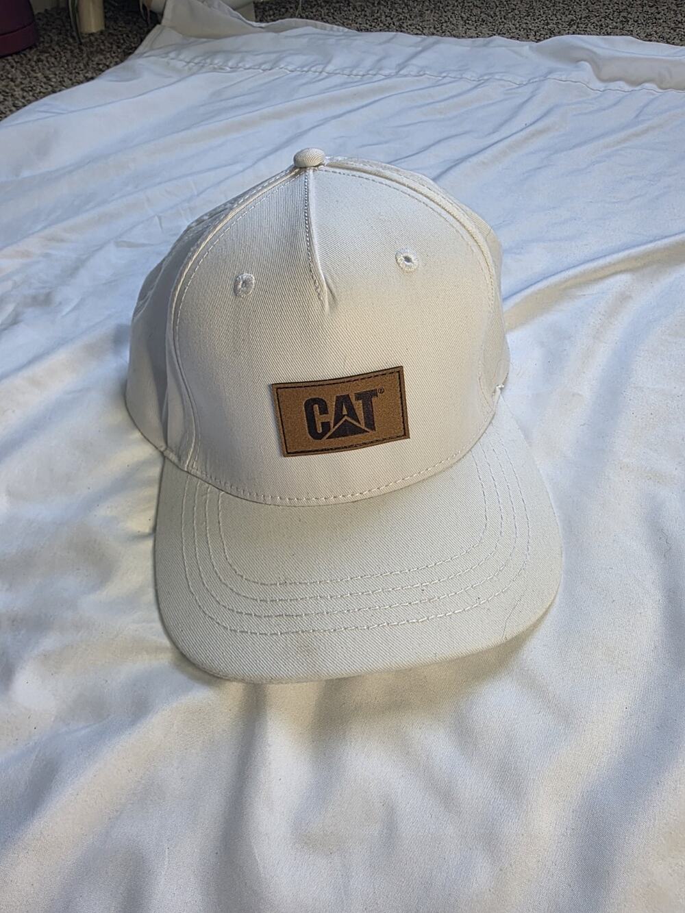 White Caterpillar baseball cap CAT Logo Leather Patch Snapback Gently Used Work